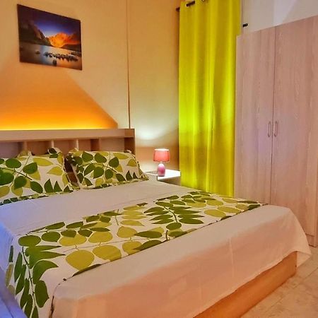 West Beach Apartment Flic en Flac Bagian luar foto